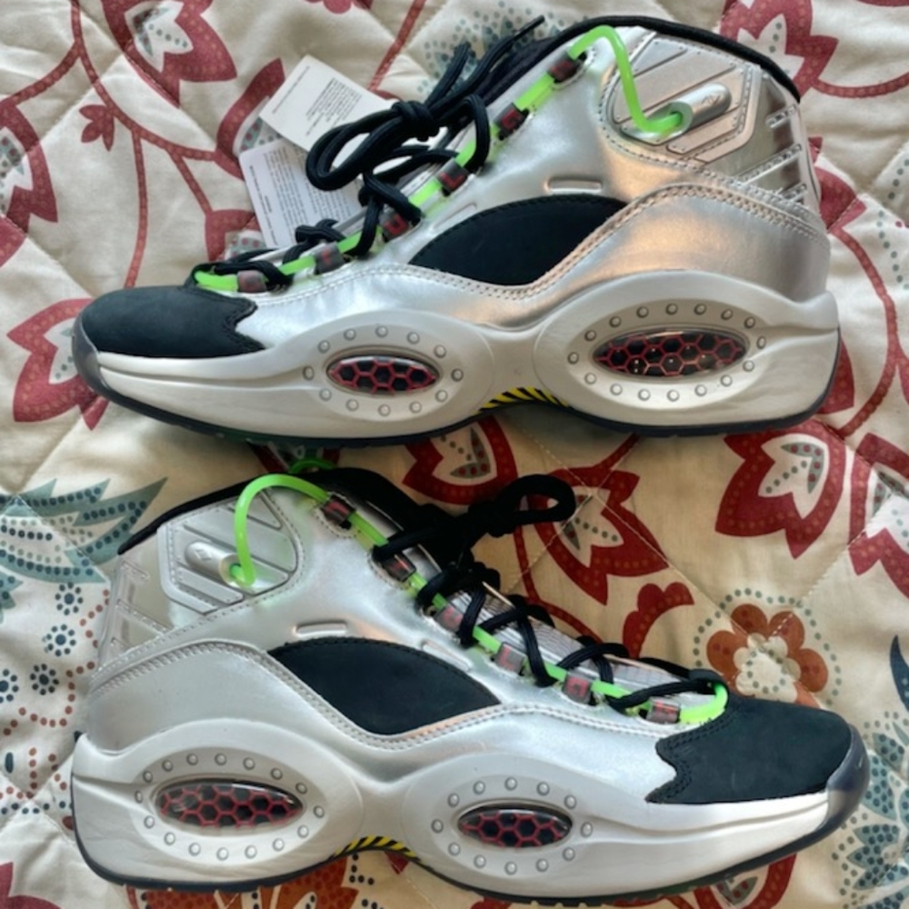 Reebok Question Gru's Lair Minions men's size 9